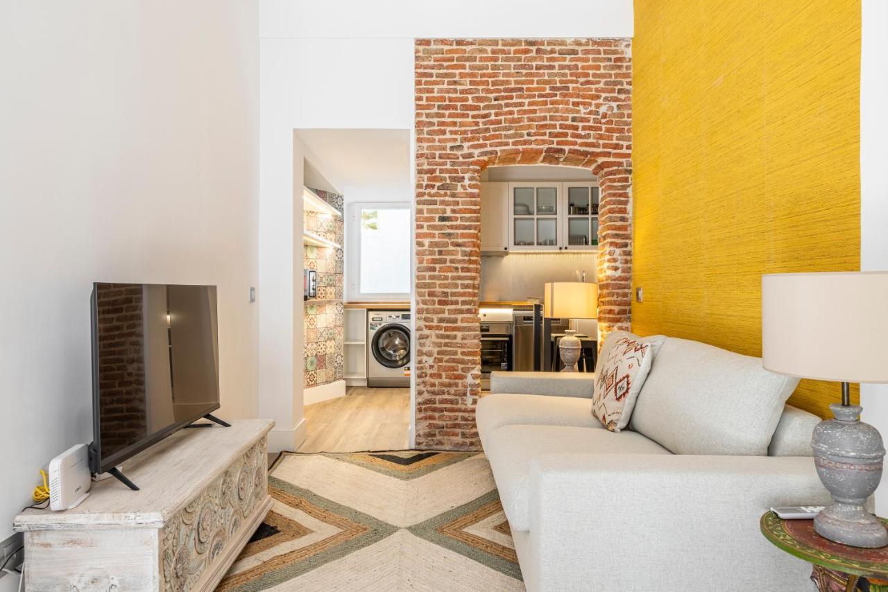 Plaza De Castilla Apartments Madrid Exterior photo
