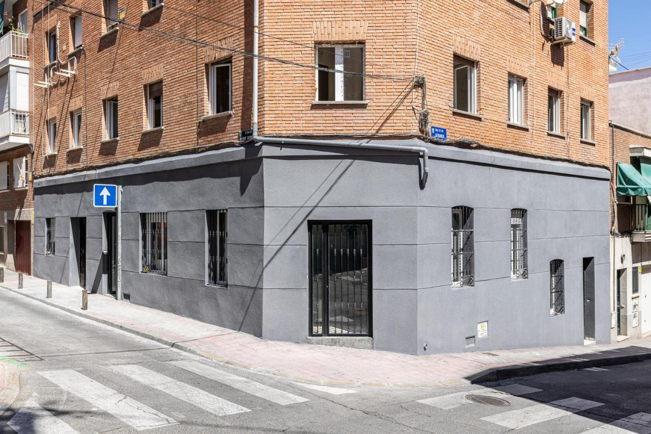 Plaza De Castilla Apartments Madrid Exterior photo