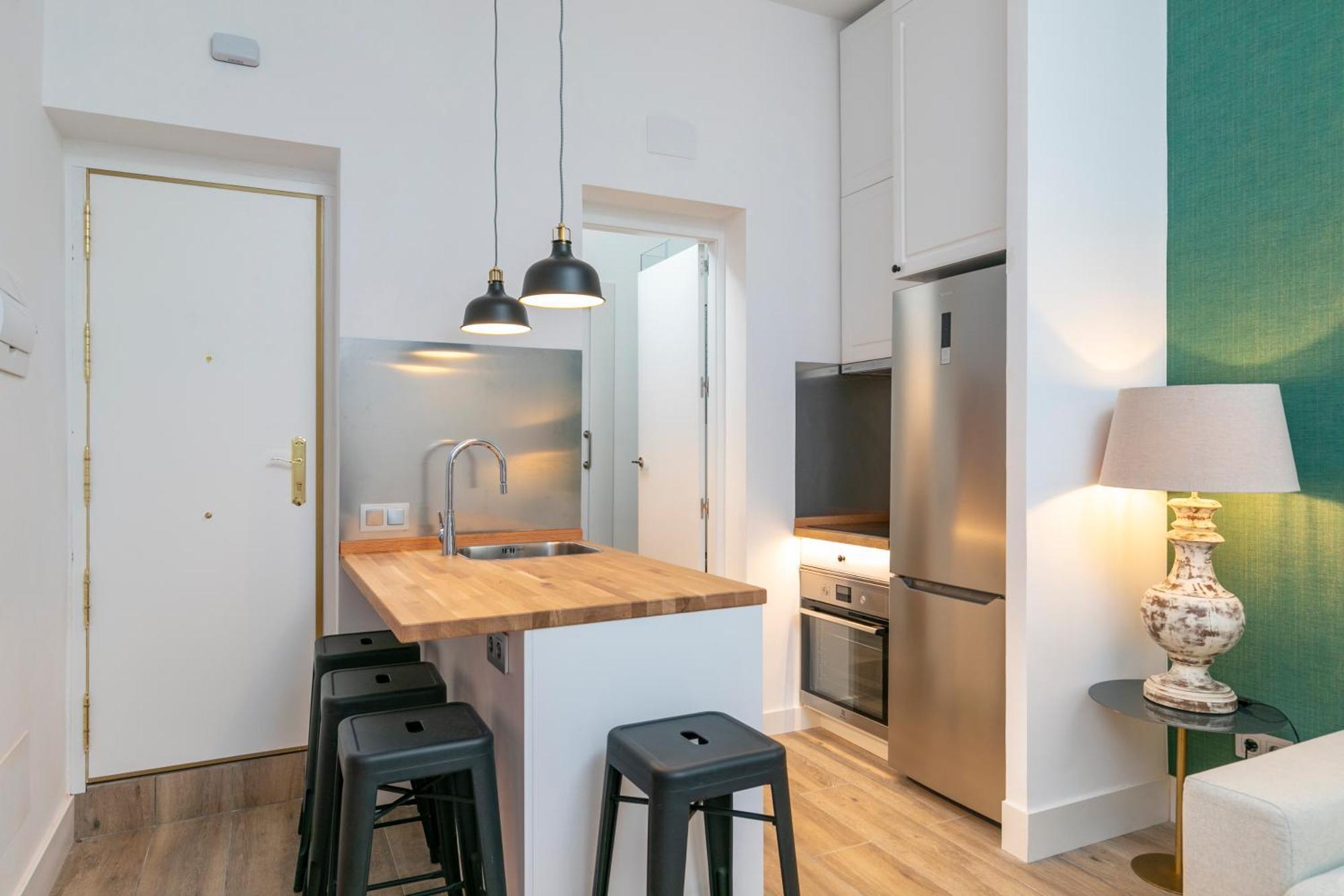 Plaza De Castilla Apartments Madrid Exterior photo